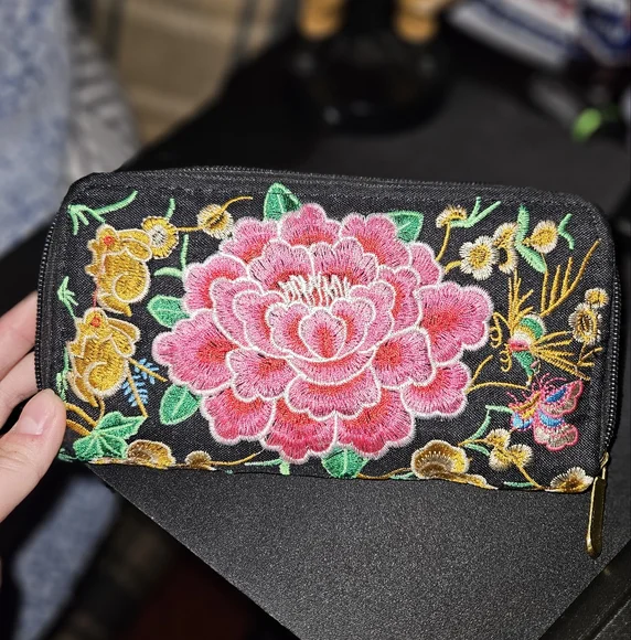 Floral Embroidered Wallet - Picture 2 of 3